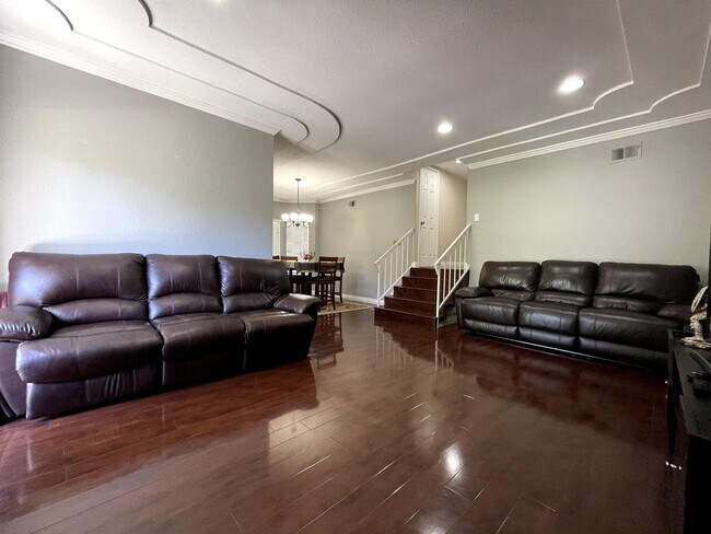 Building Photo - 14 Kenbrook Cir