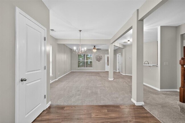 Foto del edificio - 1250 Image Ives Dr