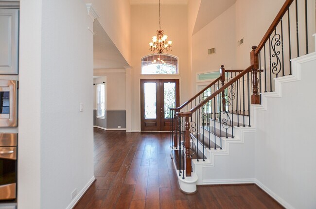 Building Photo - 4315 Village Forest Dr