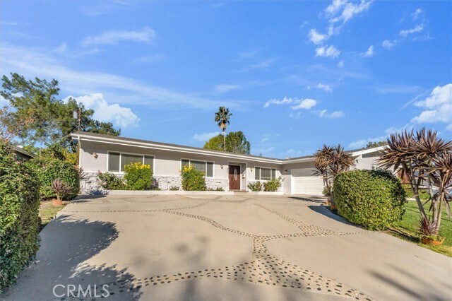 Foto del edificio - 8201 Clemens Ave