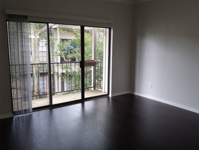 Foto del edificio - 2400 N Braeswood Blvd