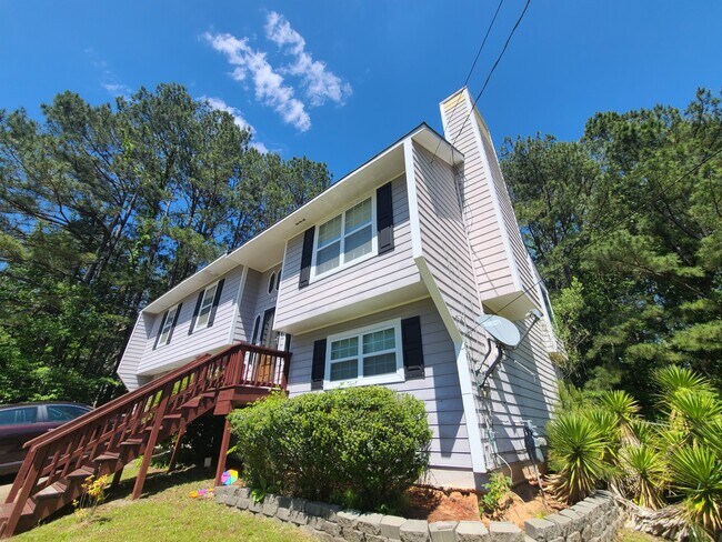 Building Photo - 5515 Hillcrest Dr
