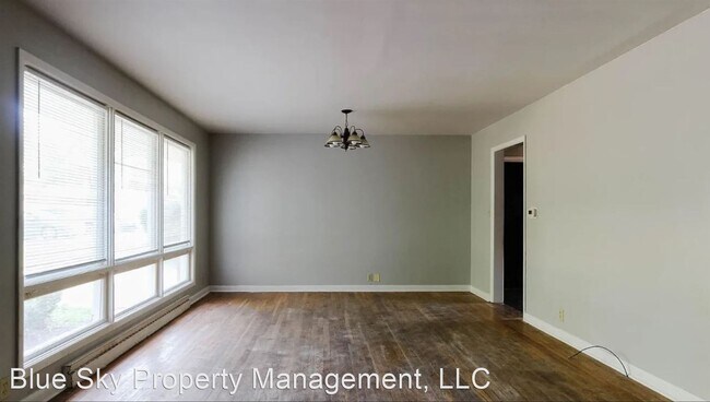 Building Photo - 5 br, 3 bath House - 1401 W Rex St