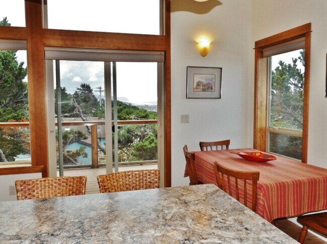 Foto del edificio - 2921 NW Bayshore Loop