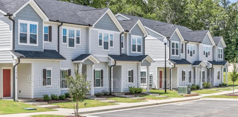 Foto principal - 7038 Hummingbird Dr