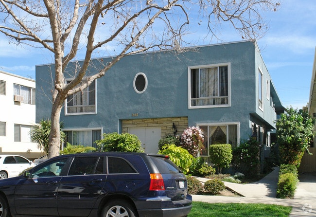 Building Photo - 332 S Rexford Dr