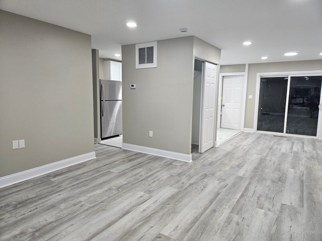 Photo - 1020 S Park Blvd (Streamwood, IL)