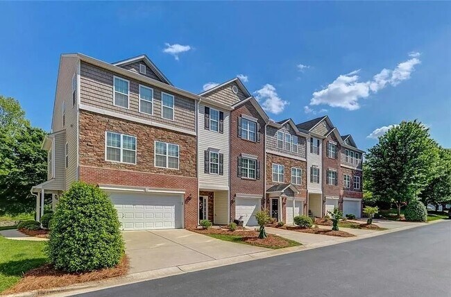 Foto del edificio - 28 Ackland Dr