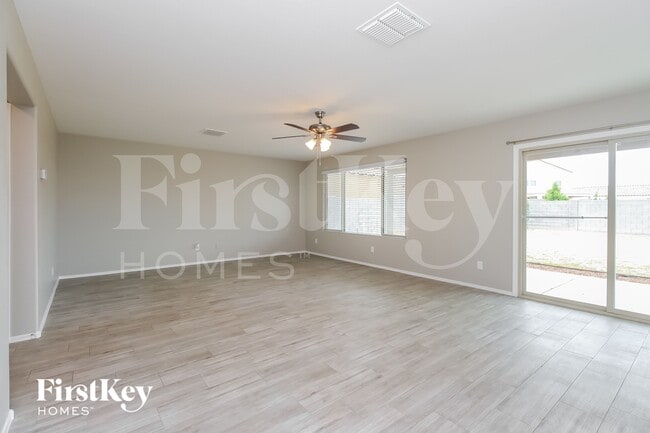 Foto del edificio - 9595 Harvest Rd