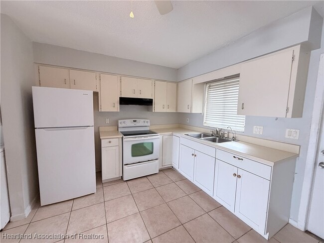 Building Photo - 3001 Villa Rd