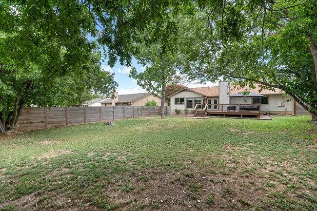 Foto del edificio - 2110 Spring Breeze Dr