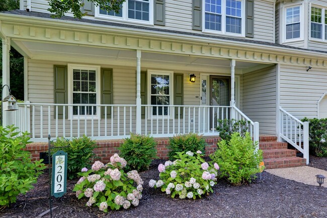 Building Photo - Renovated and Updated Woods of Tabb Home