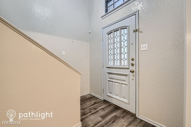 Foto del edificio - 5 br, 2.5 bath House - 509 Live Oak Drive ...