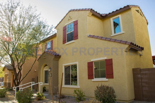 Foto del edificio - 2-STORY EAST SIDE HOME