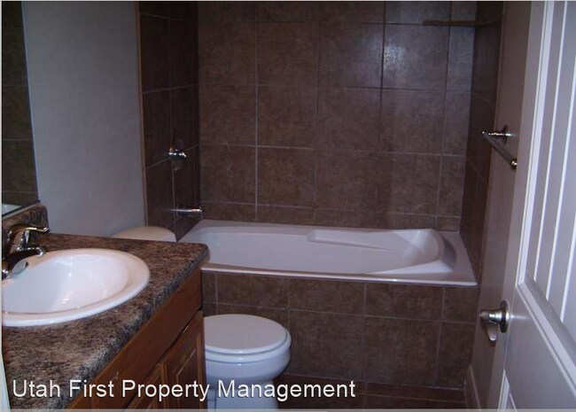 Foto del edificio - 3 br, 2 bath House - 543 N 2480 W