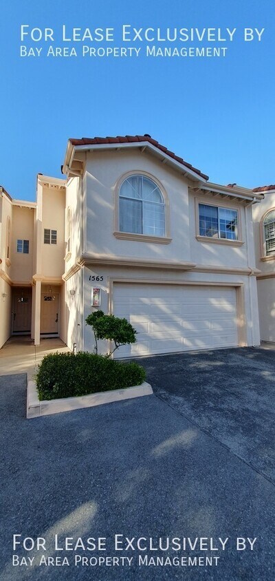 Foto principal - Lovely 3BR/2.5 BA in central location - pr...