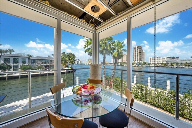 Building Photo - 200 Plaza Las Olas