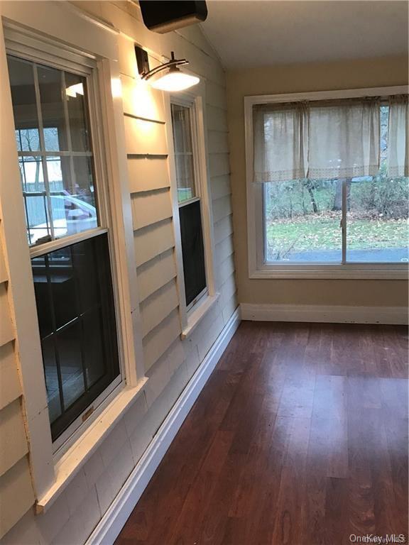 Building Photo - 350 Greenbush Rd