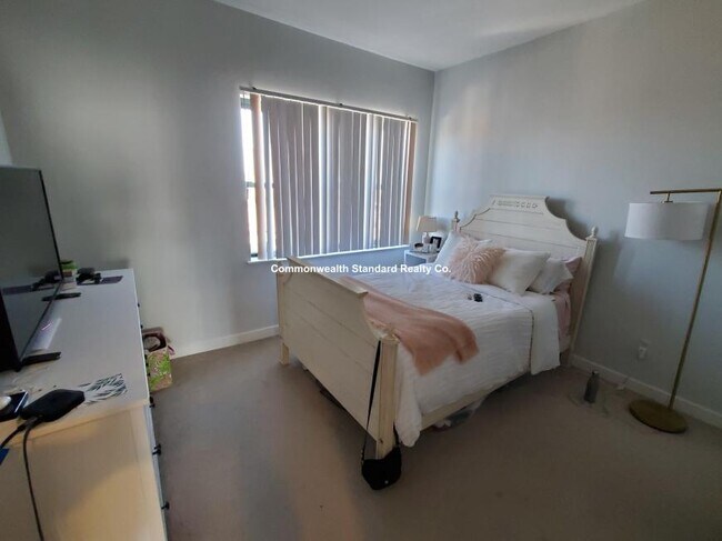 Building Photo - 2 bedroom in Boston MA 02118