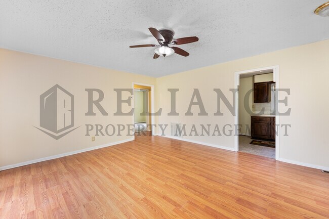 Building Photo - 4114 Vesta Dr