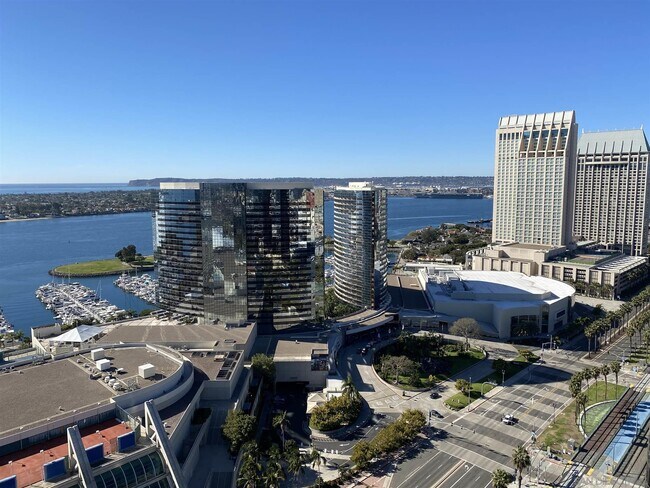 Foto del edificio - 200 Harbor Dr