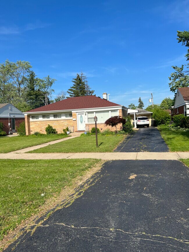 House from outside - 9327 Harlem Ave