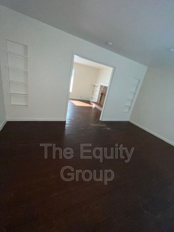 Foto del edificio - 1023 W Tulare Ave