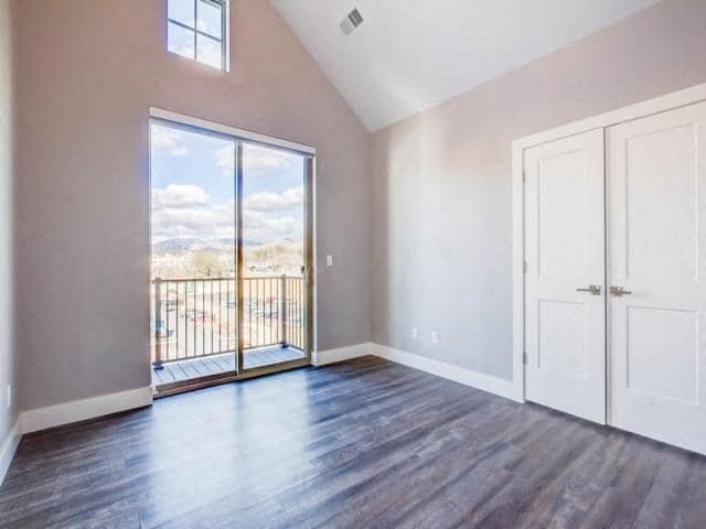 Building Photo - Park East