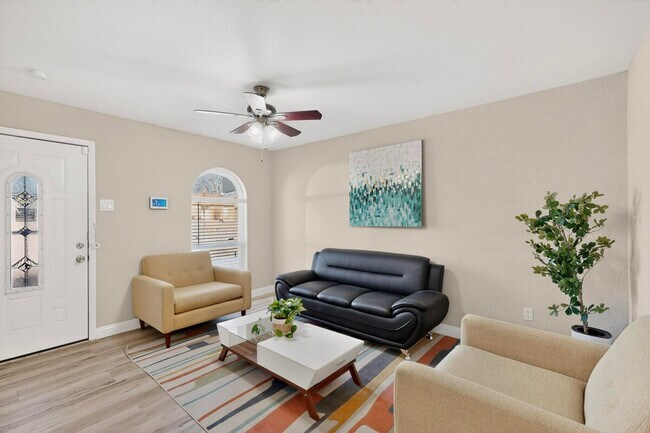 Foto del edificio - 130 Cambridge Dr