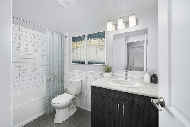 Photo du bâtiment - 1050 Castlefield Avenue