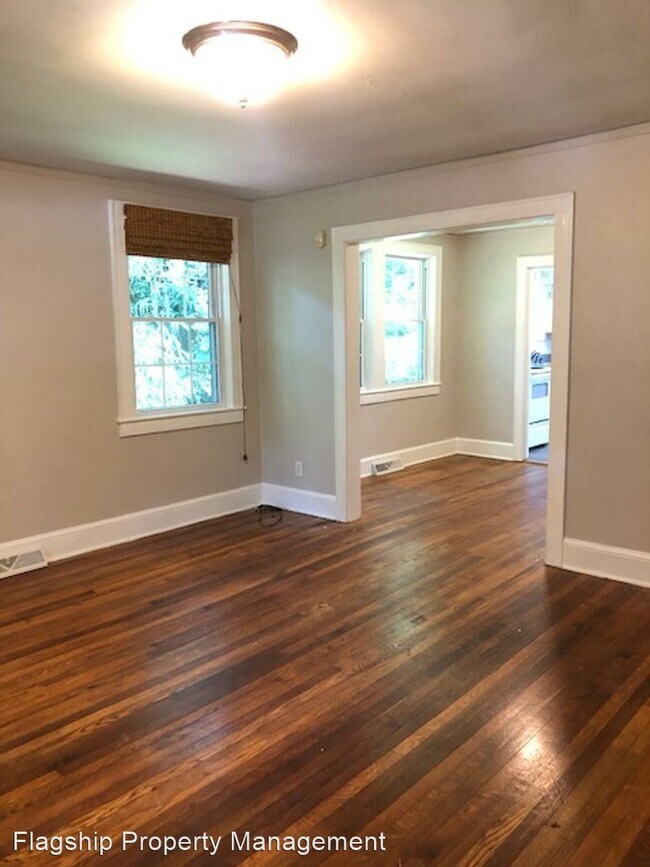 Building Photo - 2 br, 1 bath House - 306 W. Park Avenue