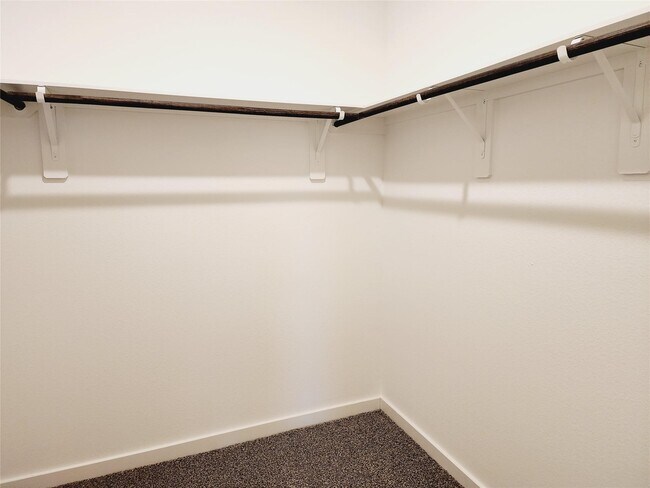 Building Photo - 9736 Grosbeak Ln