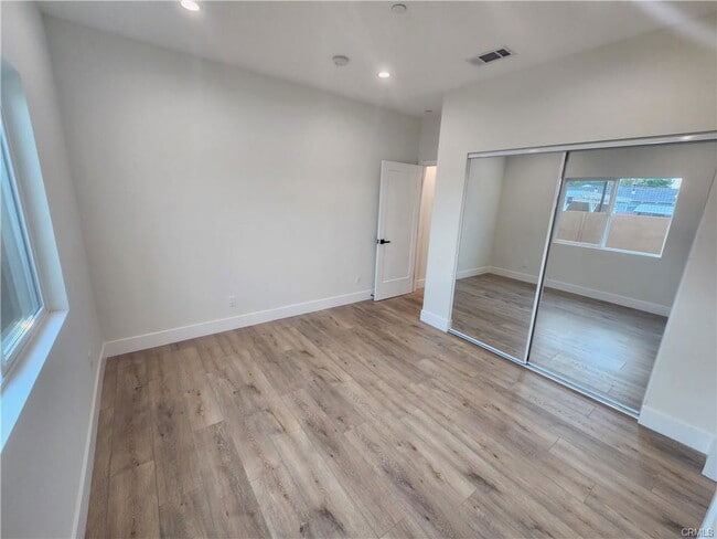 Foto del edificio - 7126 Matilija Ave