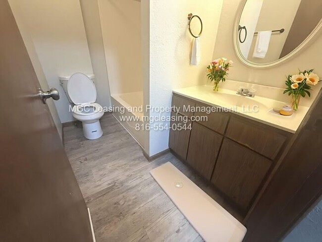 Building Photo - Large Master Bedroom - just in time for Fa...