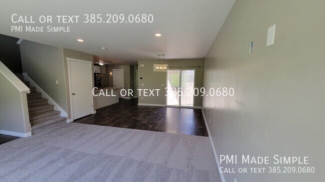 Building Photo - Modern Townhome | LVP | Office/Entertainment