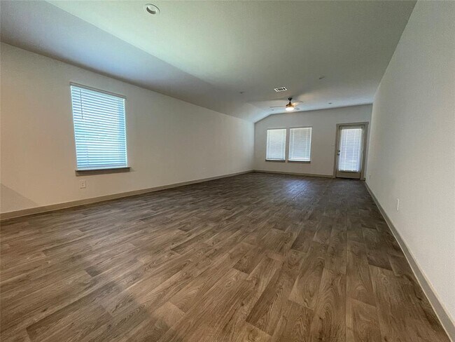Foto del edificio - 1203 Truckee River Dr
