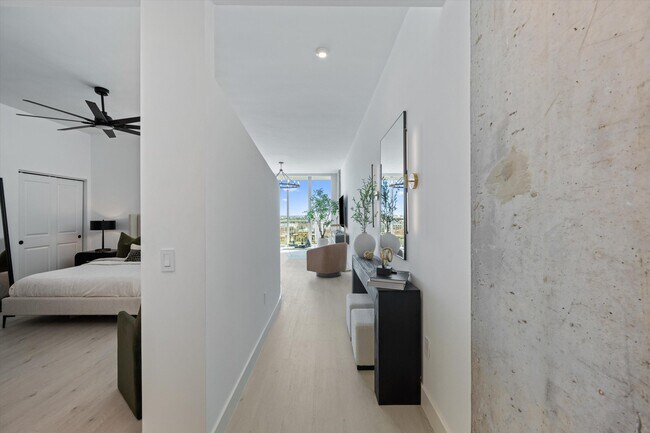 Foto del edificio - 300 S Australian Ave