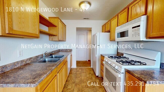 Building Photo - 1810 N Wedgewood Ln
