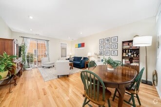 Building Photo - 456 9th St