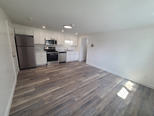 Apartment 8A - Azalea Court Apartments