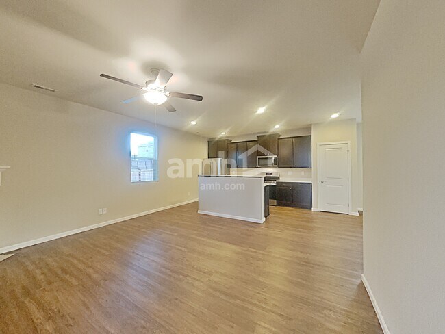 Foto del edificio - 6921 35th Pl NE