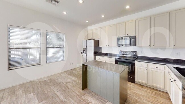Building Photo - 2604 S Southwind Dr