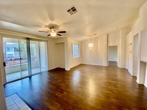 Building Photo - 913 Duckhorn Ct