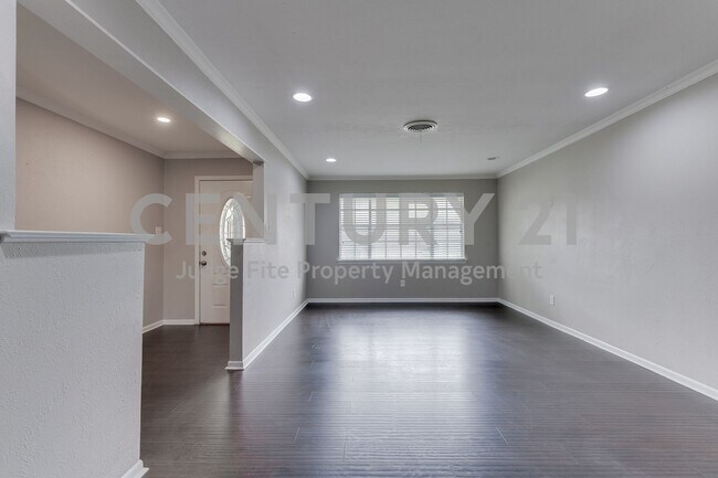 Building Photo - Well Maintained 3/2/2 in Fort Worth For Rent!