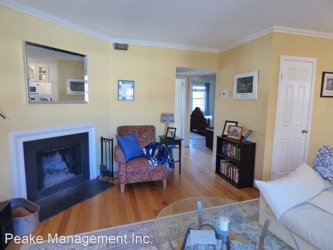 Building Photo - 2 br, 1 bath House - 1119 N. Pitt St. Apt 2C
