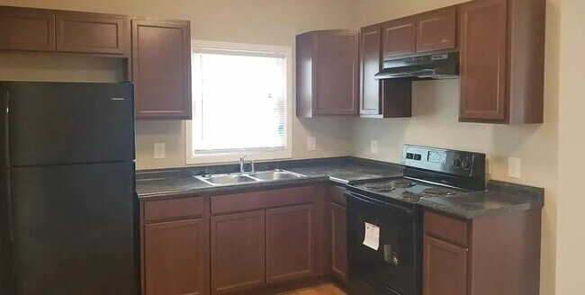 Foto del edificio - 3 Bedroom Downtown!