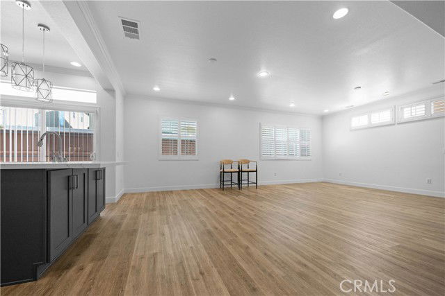 Building Photo - 9204 S Nobel Way