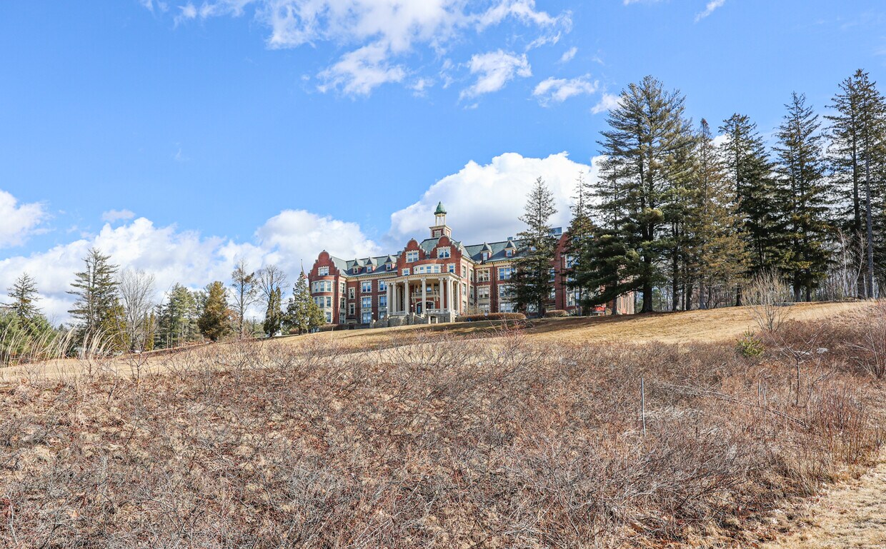 15 Mount Saint Marys Way Unit 102, Hooksett, NH 03106 Condo for Rent