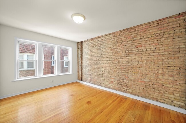 Building Photo - 3000-3008 N Whipple St