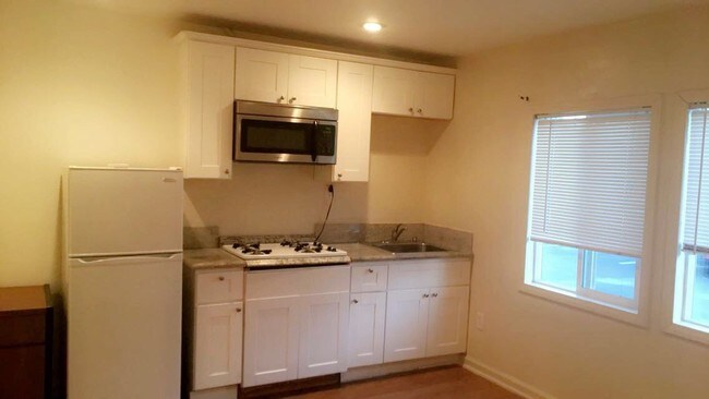 Foto del edificio - 1118 E Lexington Dr